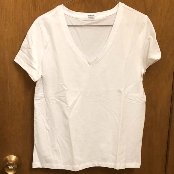 NEW - Ardene - 2-pack bundle - white V-neck short sleeve cotton shirts - Picture 2 of 5